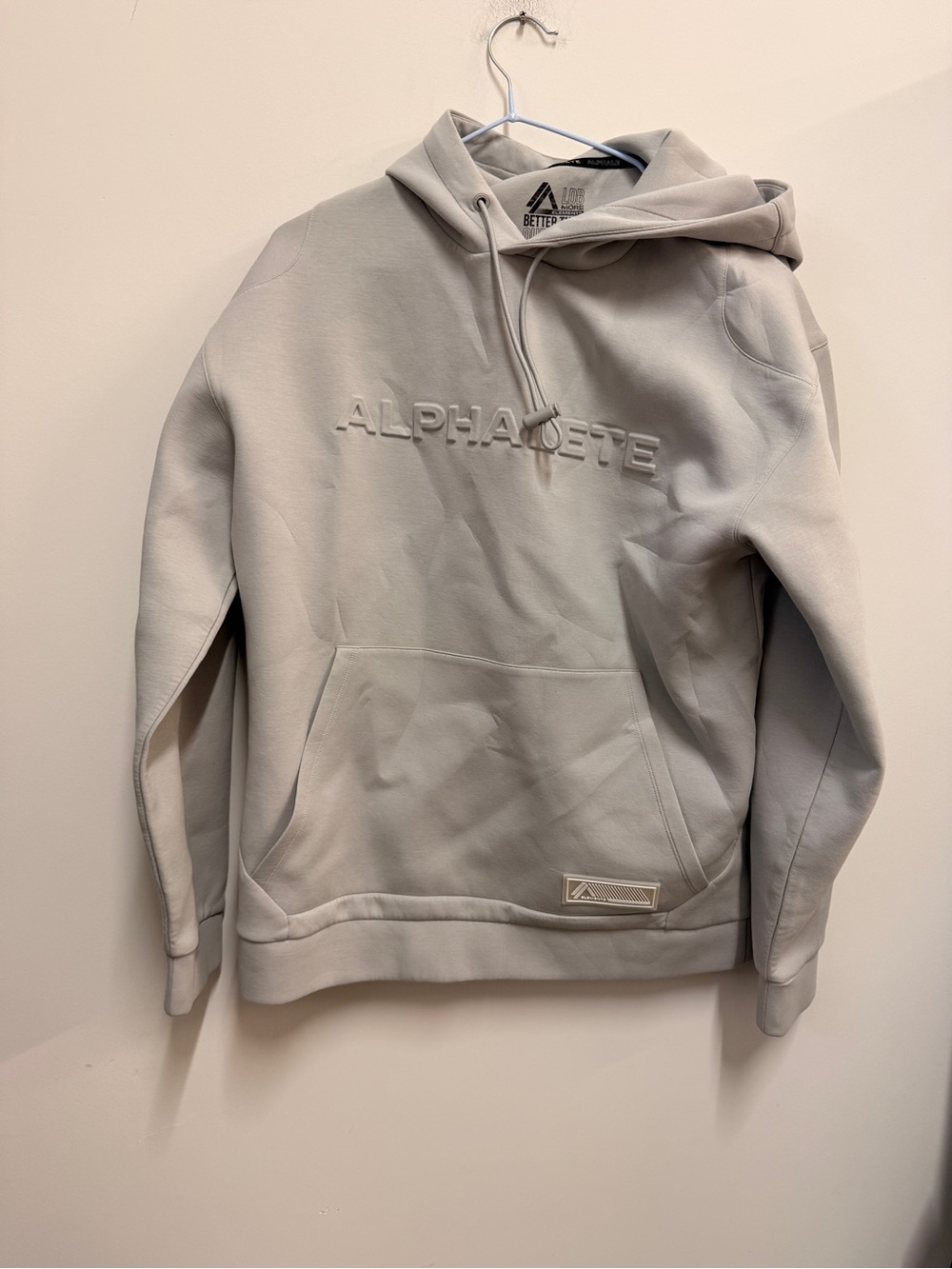 Alphalete Men's Light Gray Embossed Logo Crewneck Hoodie